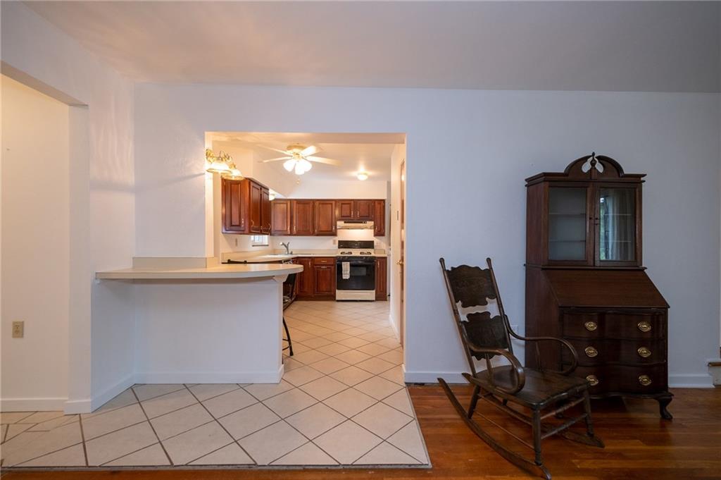 123 Oakridge Road Pittsburgh, PA 15237 - Photo 5 of 25 Gallery Image 5