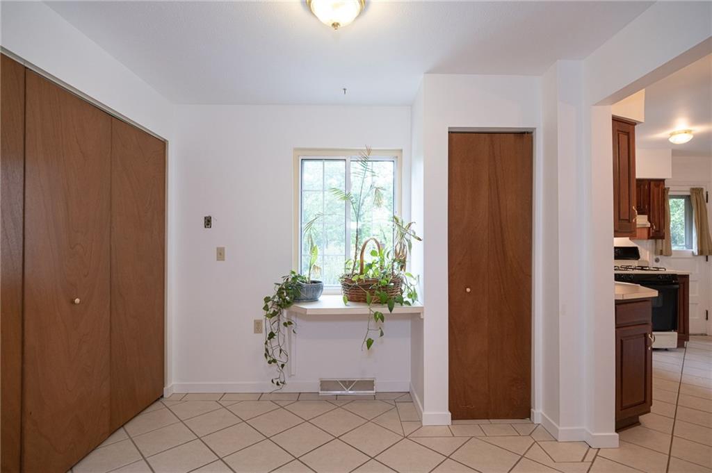 123 Oakridge Road Pittsburgh, PA 15237 - Photo 9 of 25 Gallery Image 9