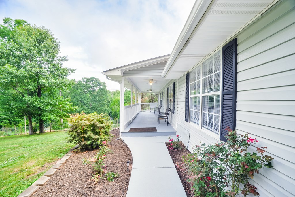 623 West Broadacre Road Northwest Dalton, GA 30721 - Photo 4 of 55 Gallery Image 4