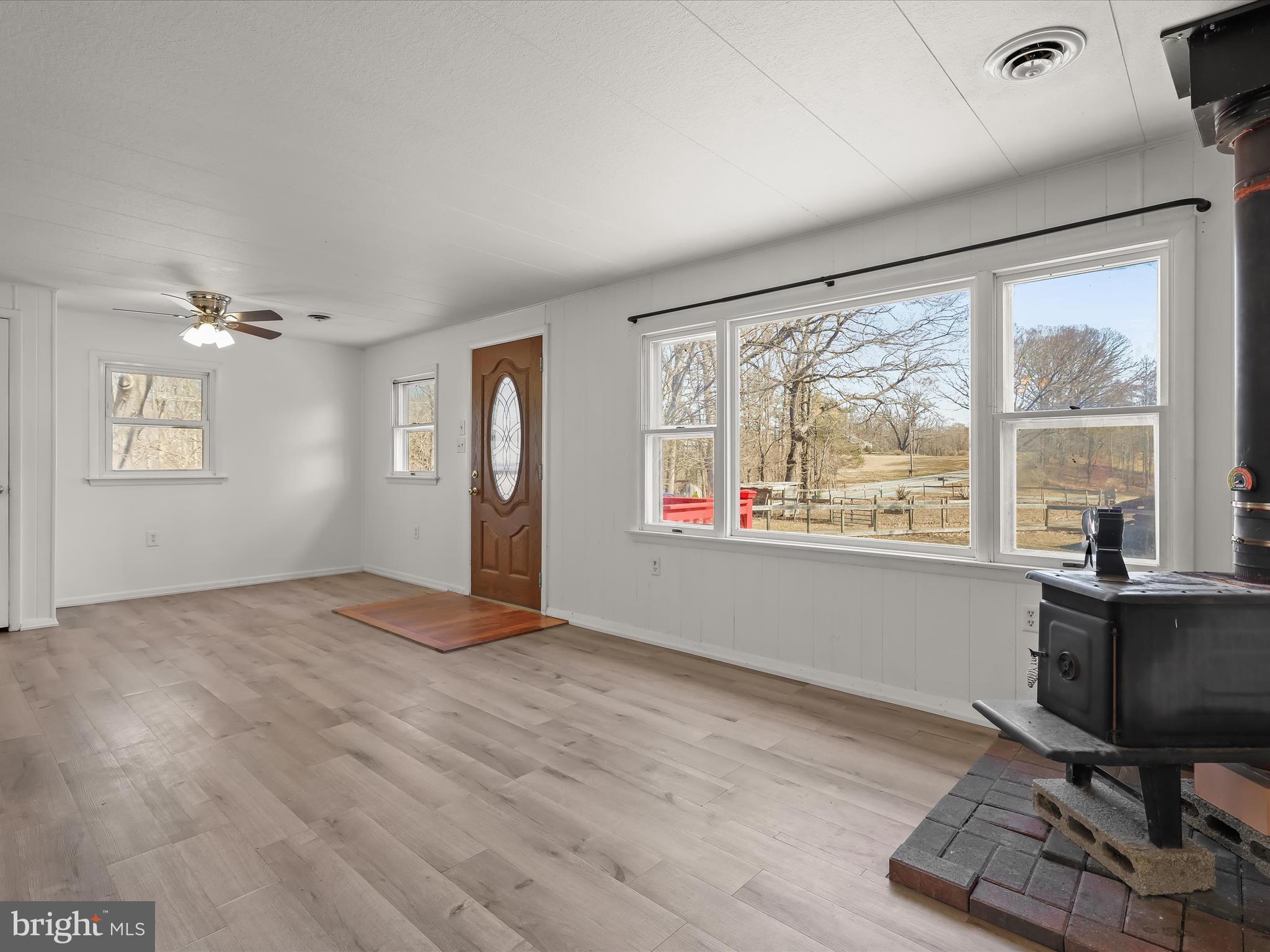 1970 Lower Marlboro Road Huntingtown, MD 20639 - Photo 11 of 81 Living Rom