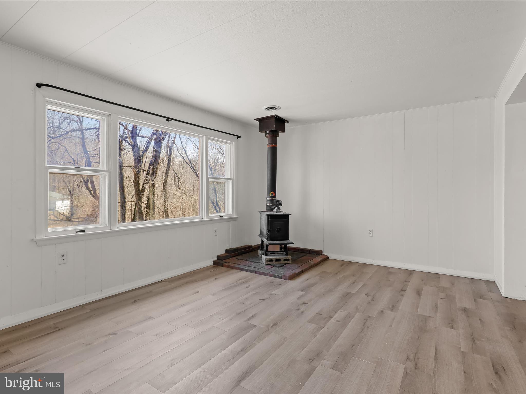 1970 Lower Marlboro Road Huntingtown, MD 20639 - Photo 14 of 81 Living Room