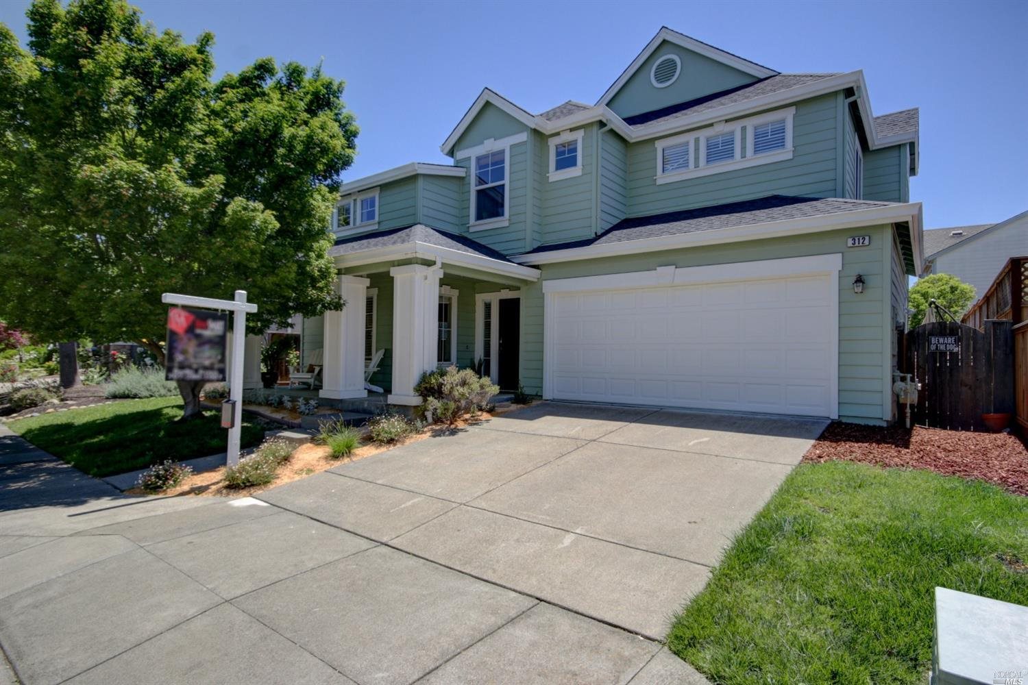 312 Bridle Path Healdsburg, CA 95448 - Photo 1 of 1 a front view of a house with garden