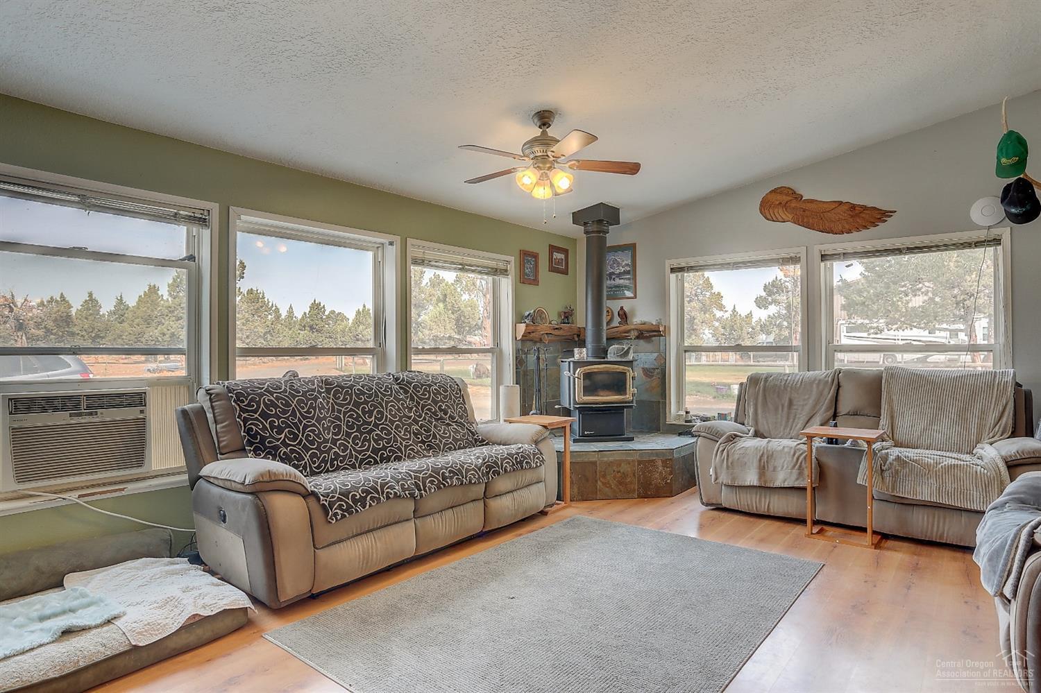 24035 Dodds Road Bend, OR 97701 - Photo 4 of 22 Additional Photo