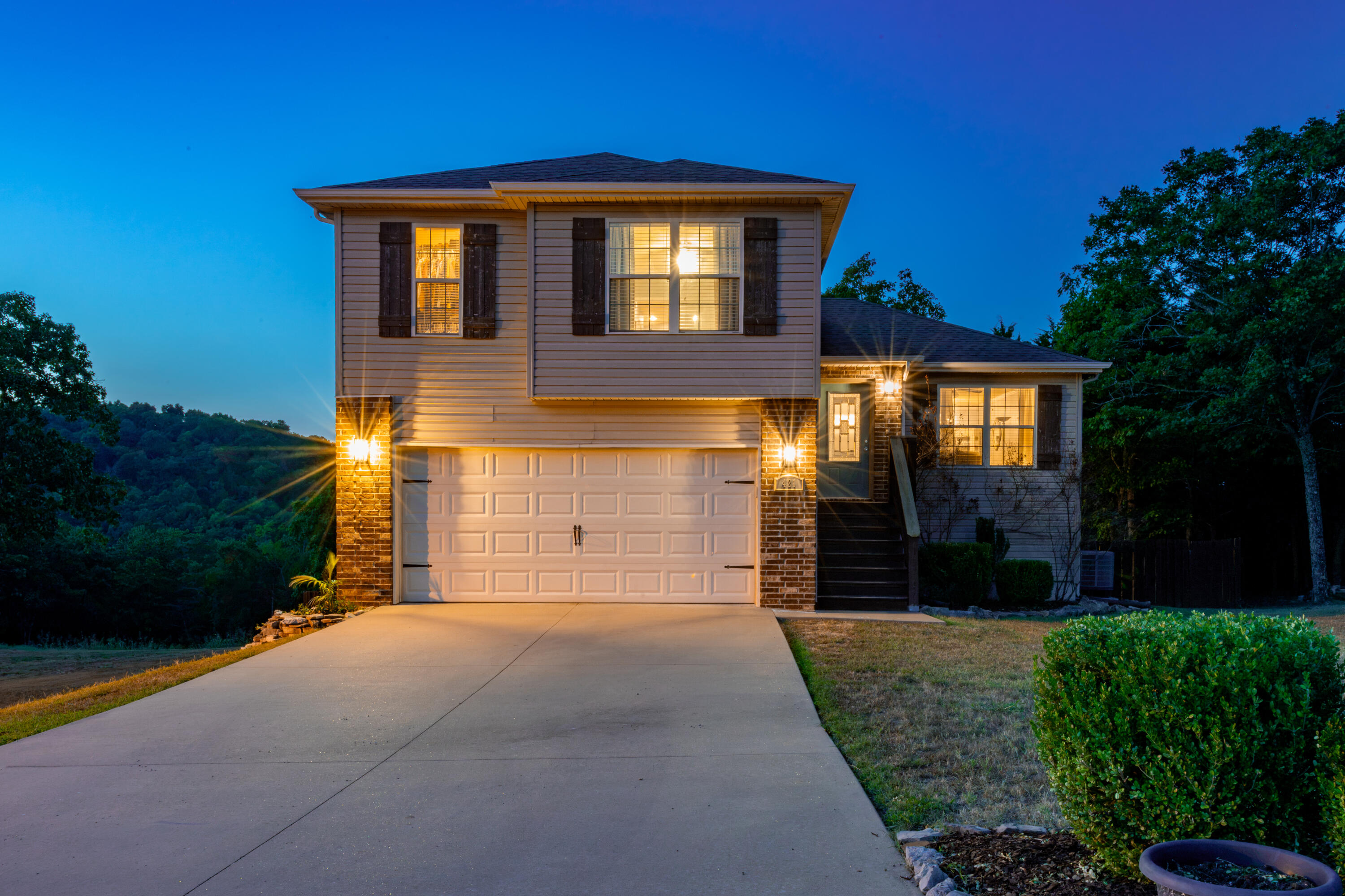 421 Highpoints Ridge Branson, MO 65616 - Photo 3 of 35 Night View