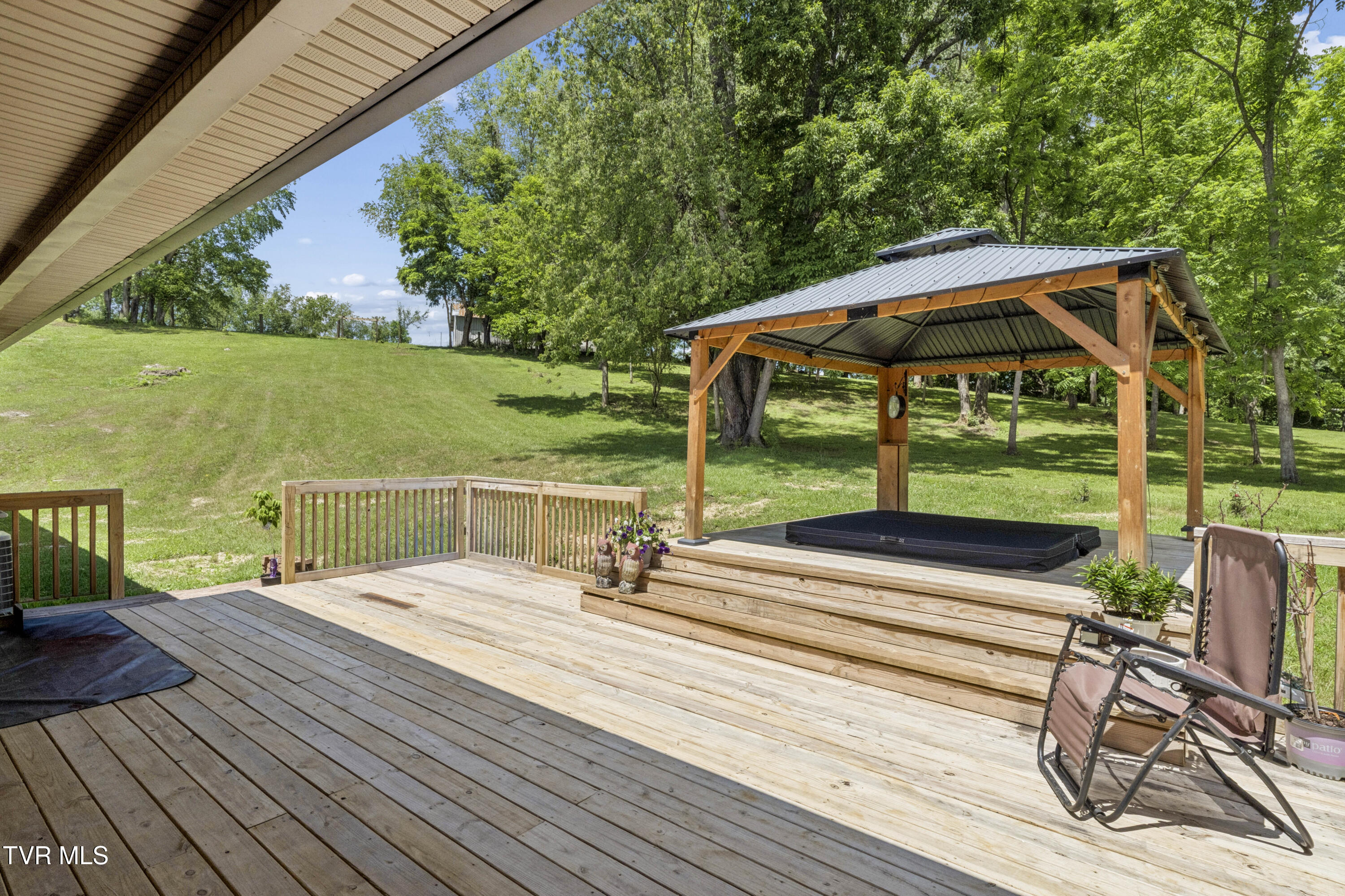 108 Trammel Road Bristol, TN 37620 - Photo 10 of 85 Trammel2-5