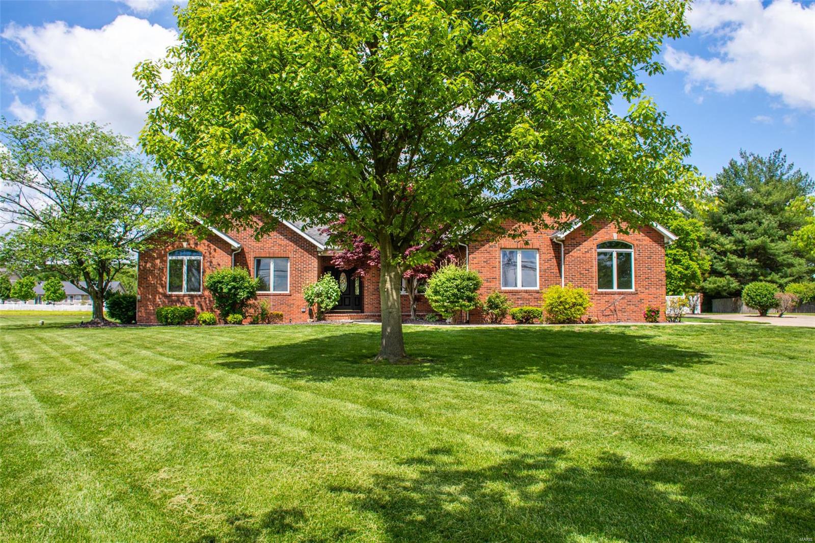 1029 Simmons Road O'Fallon, IL 62269 - Photo 2 of 89 Gallery Image 2
