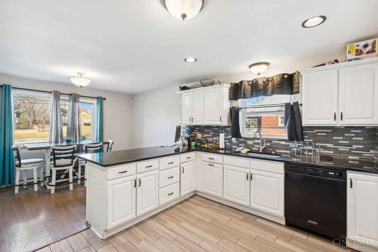 3309 West Galbraith Road Cincinnati, OH 45239 - Photo 11 of 35 Gallery Image 11