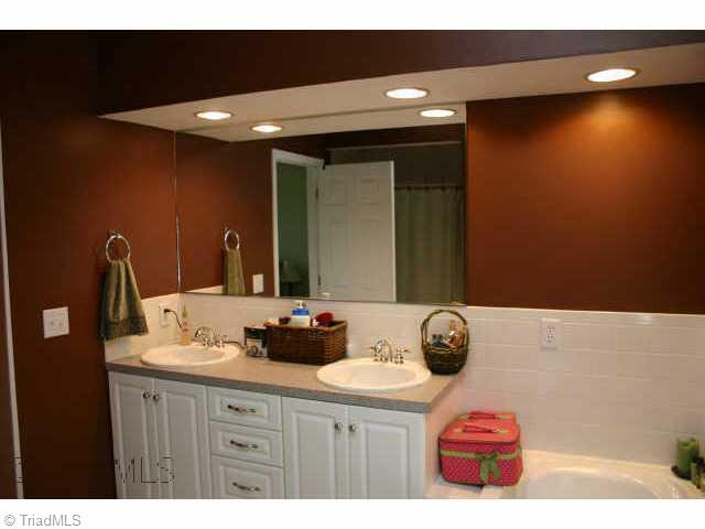 10046 Hampton Road Lexington, NC 27295 - Photo 7 of 9 Other. Master Bath