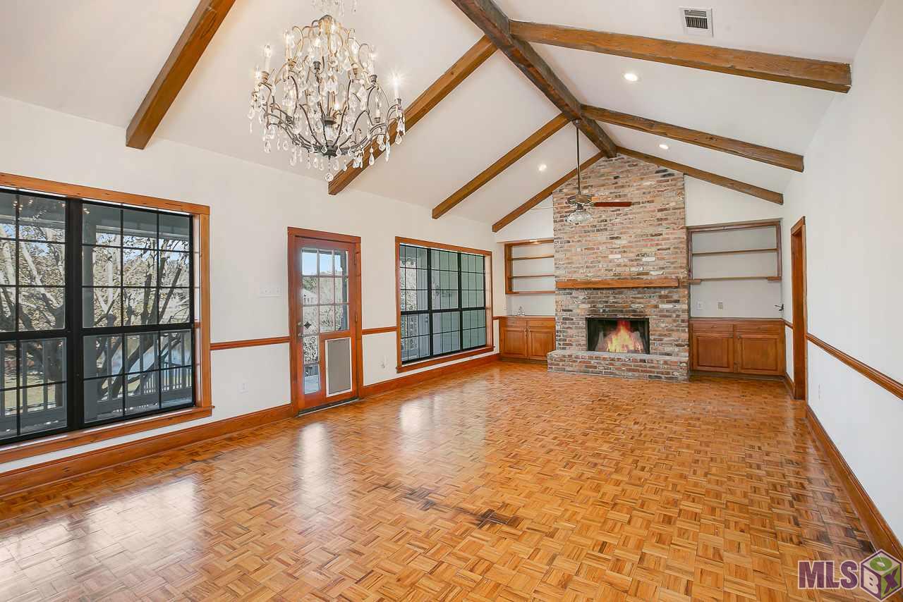 11529 Rue De Tonti Baton Rouge, LA 70810 - Photo 12 of 32 Dining and Gathering Rooms