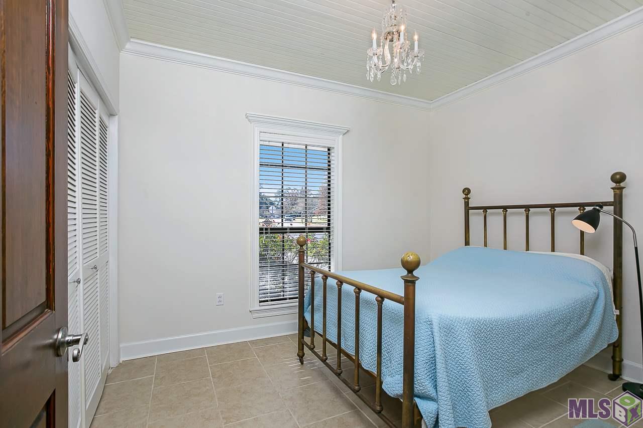 11529 Rue De Tonti Baton Rouge, LA 70810 - Photo 17 of 32 Secondary Bedroom