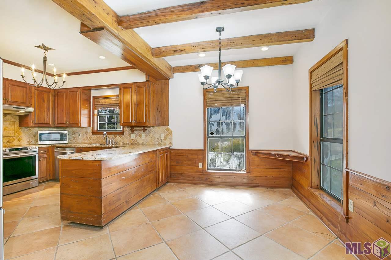 11529 Rue De Tonti Baton Rouge, LA 70810 - Photo 7 of 32 Breakfast Bar