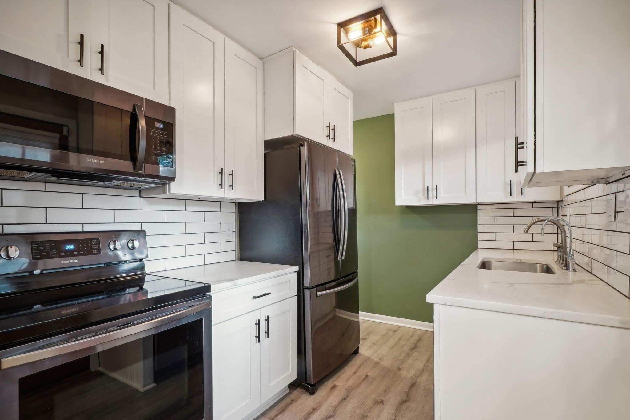 2483 Shrewsbury Road Columbus, OH 43221 - Photo 7 of 26 kitchen