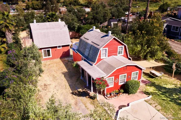 $850,000 | 3043-45 Helix Street, Spring Valley, CA 91977