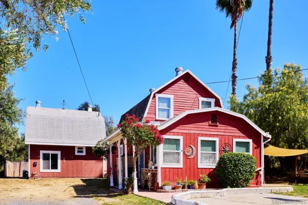 $850,000 | 3043-45 Helix Street, Spring Valley, CA 91977