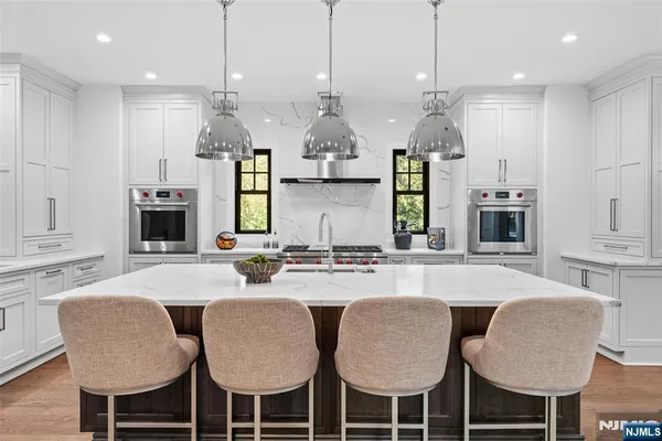 $5,500,000 | 330 Hartshorn Drive, Short Hills, NJ 07078