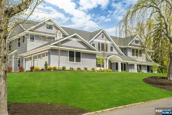 $5,500,000 | 330 Hartshorn Drive, Short Hills, NJ 07078
