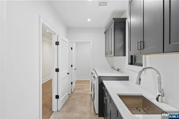 $5,500,000 | 330 Hartshorn Drive, Short Hills, NJ 07078