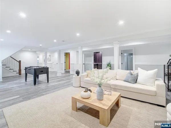 $5,500,000 | 330 Hartshorn Drive, Short Hills, NJ 07078