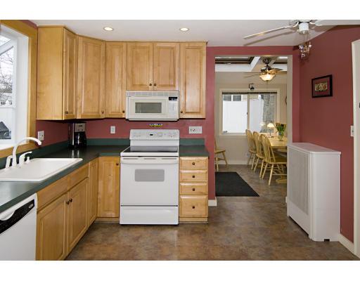 37 Ravine Road Stoneham, MA 02180 - Photo 2 of 17