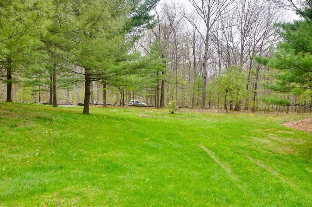 172 Hilltop Road Lancaster, MA 01523 - Photo 24 of 26 Gallery Image 24
