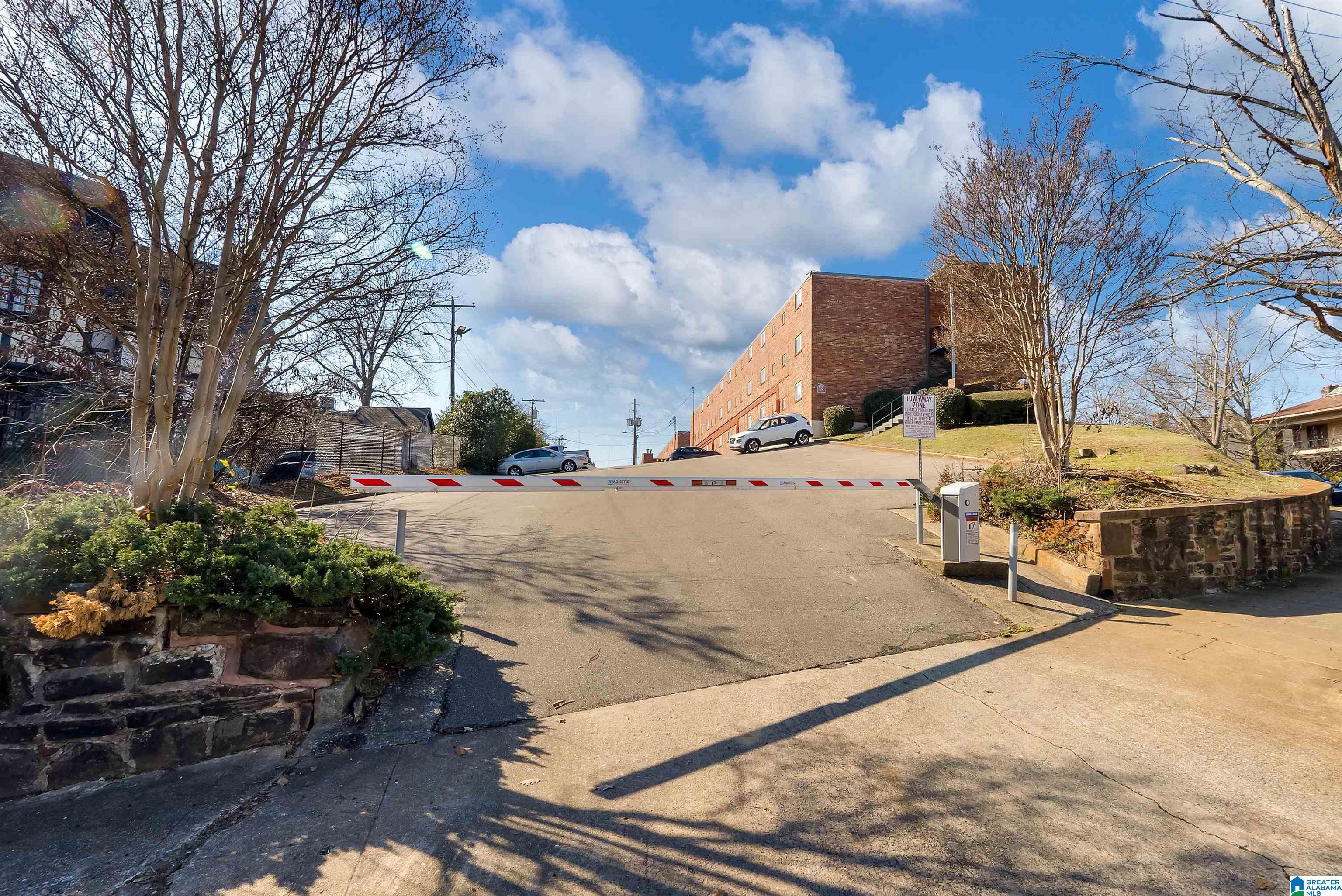 2990 Rhodes Circle South, Unit 215 Birmingham, AL 35205 - Photo 15 of 22