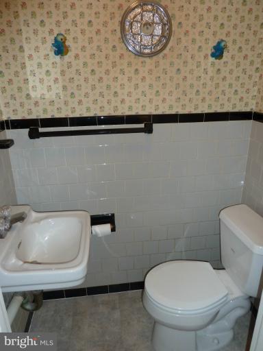 4812 Midline Road Baltimore, MD 21206 - Photo 18 of 21 Bedroom