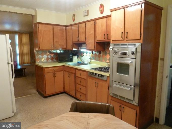 4812 Midline Road Baltimore, MD 21206 - Photo 3 of 21 Kitchen