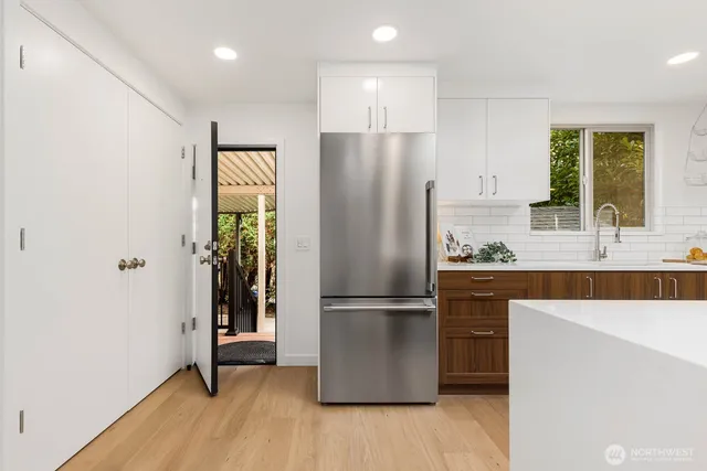 $568,000 | 19425 Hollyhills Drive Northeast, Bothell, WA 98011