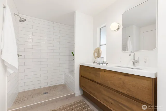 $568,000 | 19425 Hollyhills Drive Northeast, Bothell, WA 98011