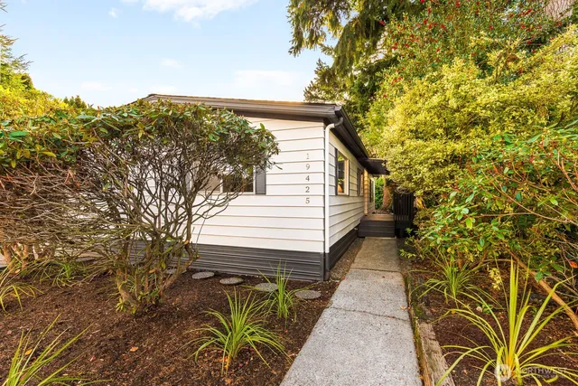 $568,000 | 19425 Hollyhills Drive Northeast, Bothell, WA 98011