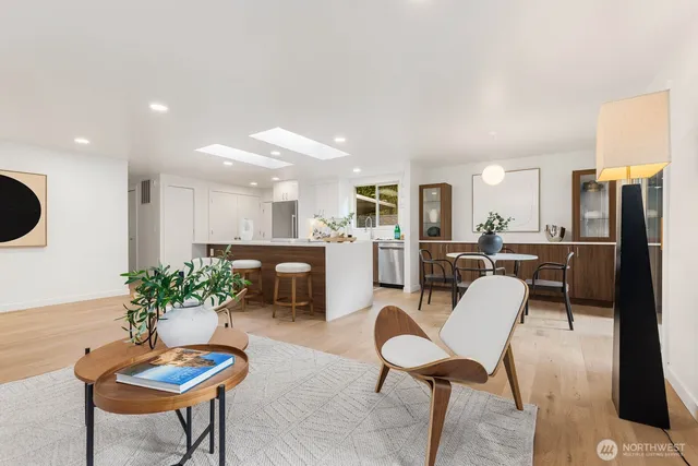 $568,000 | 19425 Hollyhills Drive Northeast, Bothell, WA 98011