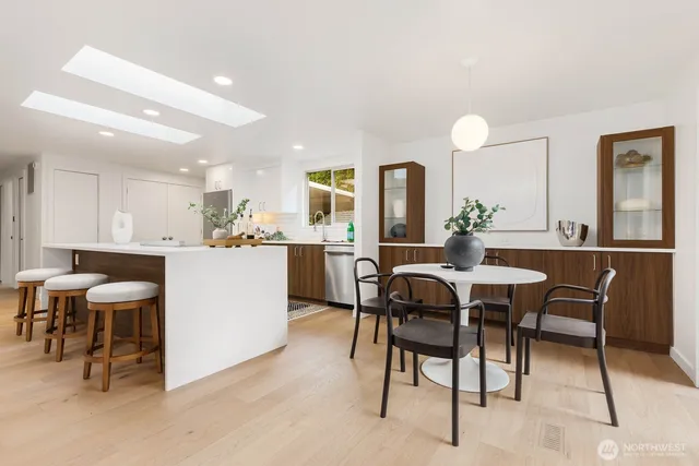 $568,000 | 19425 Hollyhills Drive Northeast, Bothell, WA 98011