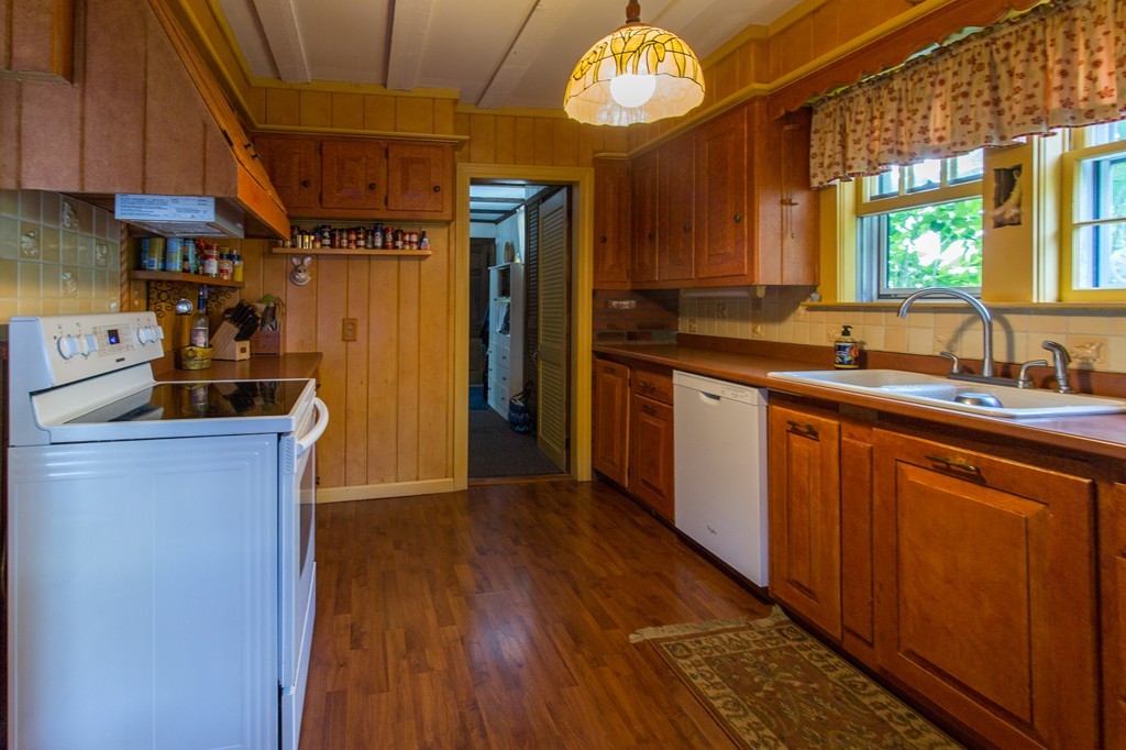 51 Chestnut Street Ware, MA 01082 - Photo 5 of 21 Gallery Image 5
