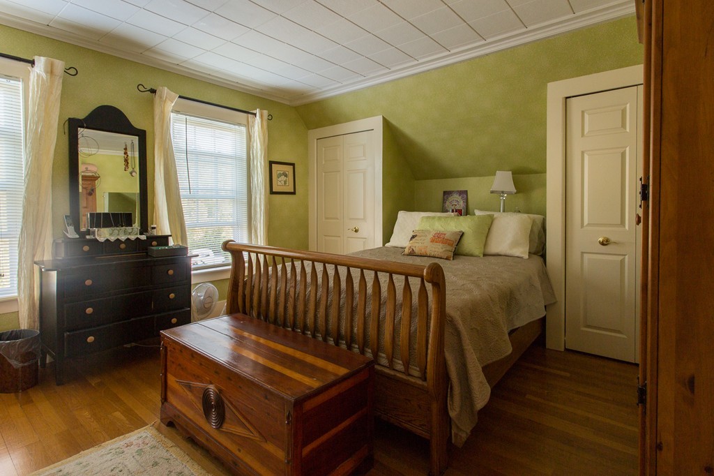 51 Chestnut Street Ware, MA 01082 - Photo 10 of 21 Gallery Image 10