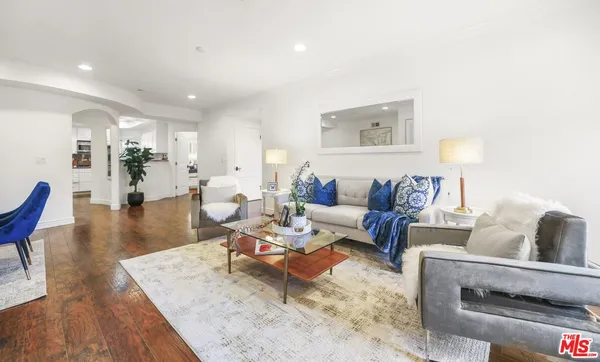 $1,149,000 | 1135 Rexford Drive, Unit 302, Los Angeles, CA 90035
