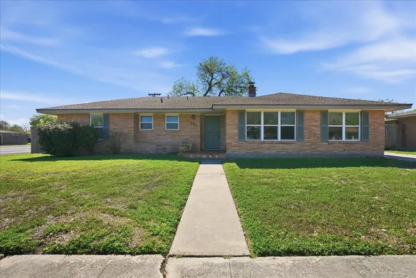 $337,000 | 501 Dolphin Place, Corpus Christi, TX 78411
