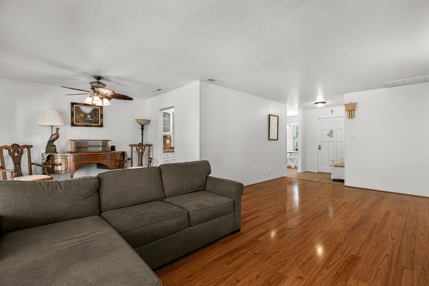 9713 Thornton Road Stockton, CA 95209 - Photo 10 of 49