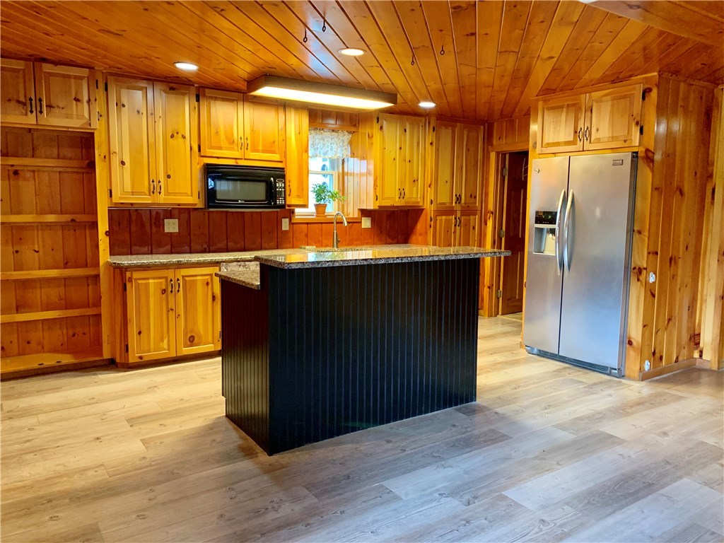 33 St Barnabe Street Woonsocket, RI 02895 - Photo 3 of 33 Gallery Image 3