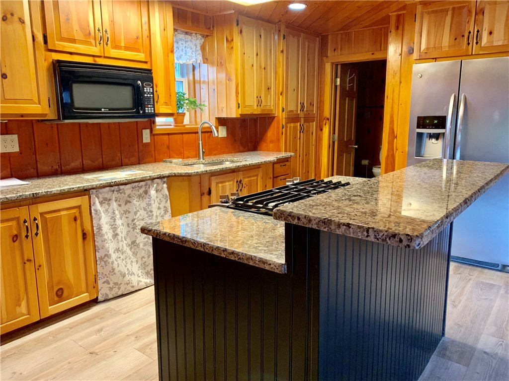 33 St Barnabe Street Woonsocket, RI 02895 - Photo 5 of 33 Gallery Image 5