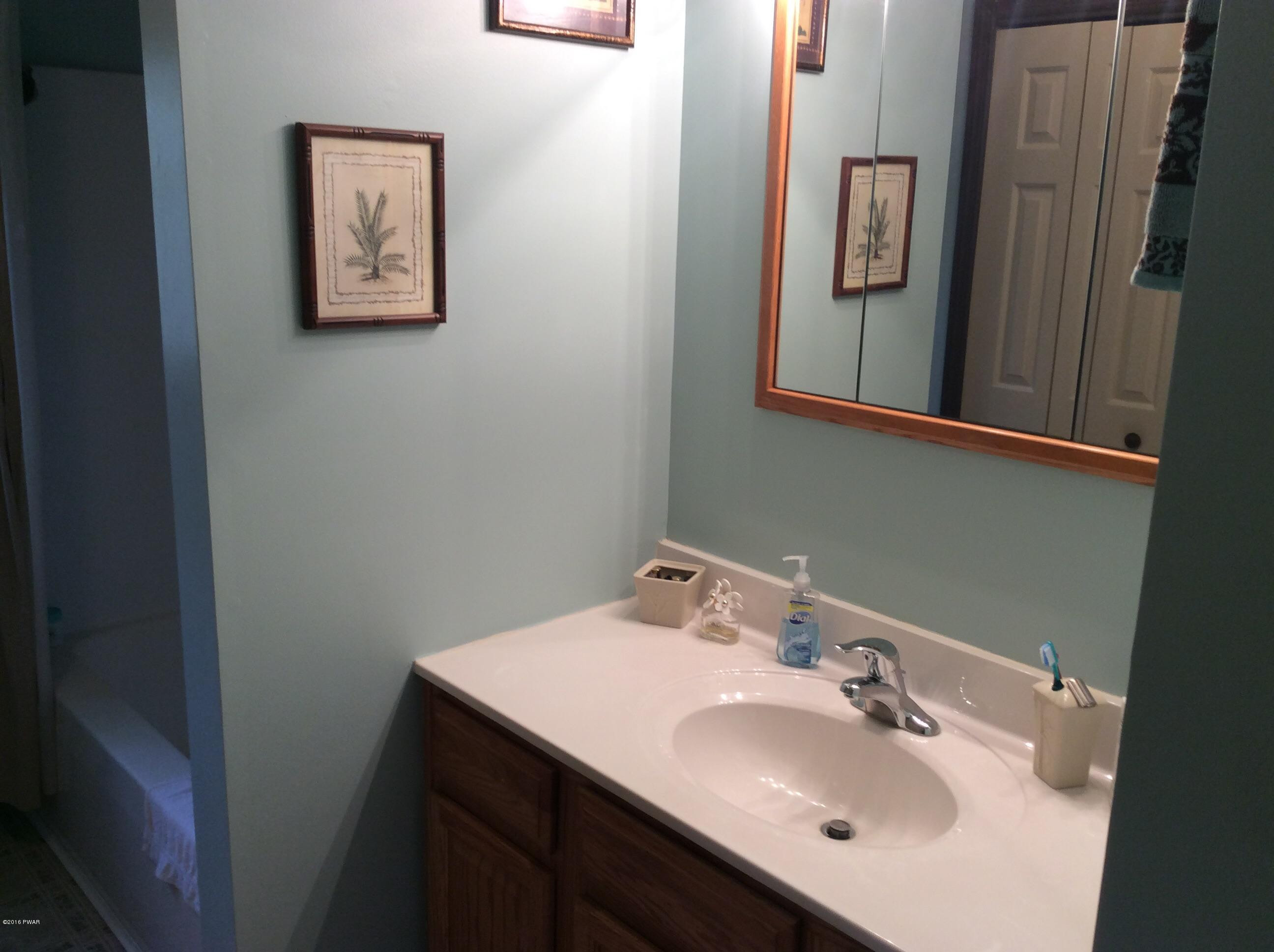 101 Lake Road Shohola, PA 18458 - Photo 45 of 89 image