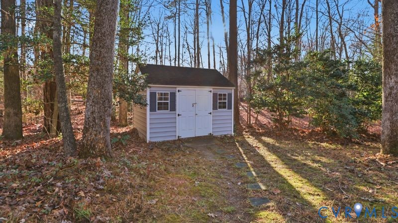 14607 Chatmoss Court Midlothian, VA 23112 - Photo 38 of 41 front view of a house with a yard