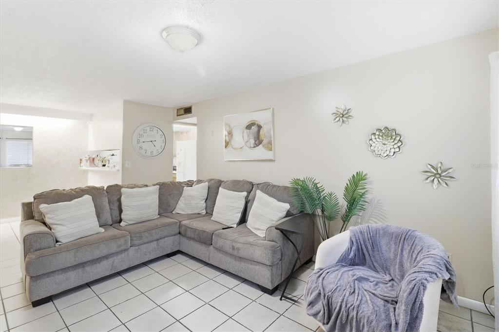 931 West Oak Ridge Road, Unit B Orlando, FL 32809 - Photo 13 of 18 Gallery Image 13