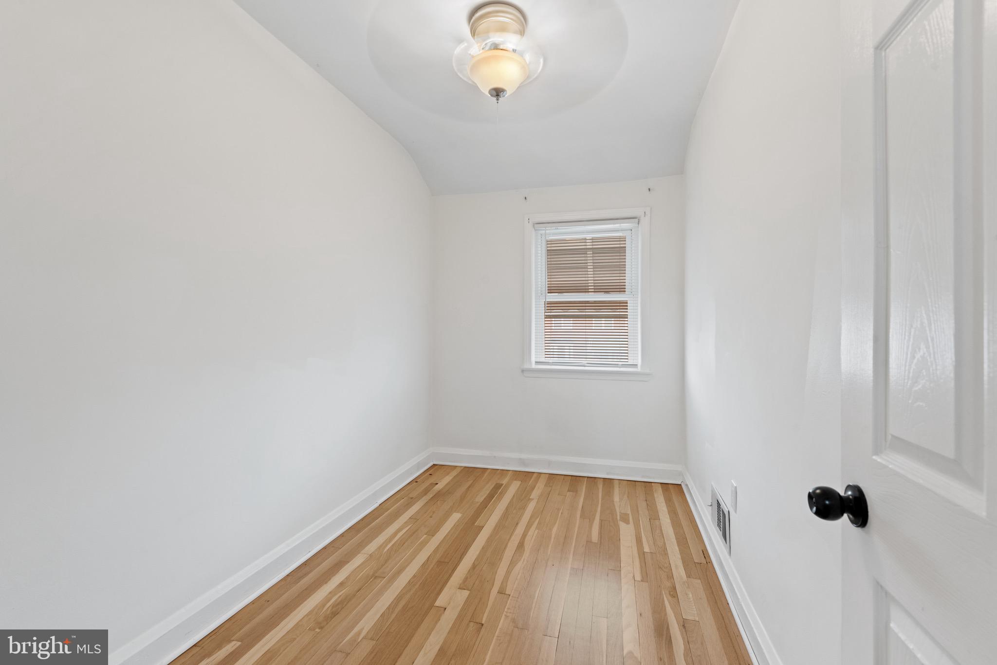 1922 Oxley Road Baltimore, MD 21222 - Photo 18 of 35