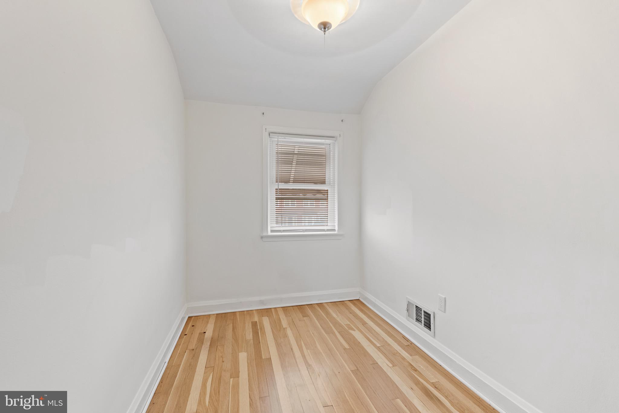 1922 Oxley Road Baltimore, MD 21222 - Photo 21 of 35