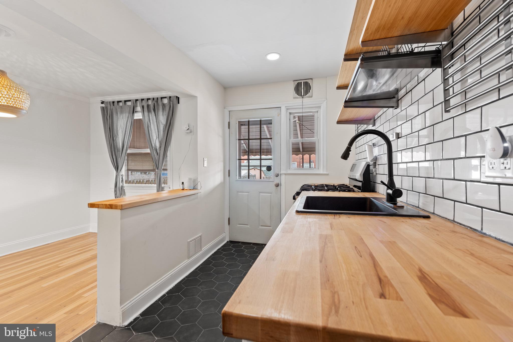 1922 Oxley Road Baltimore, MD 21222 - Photo 9 of 35