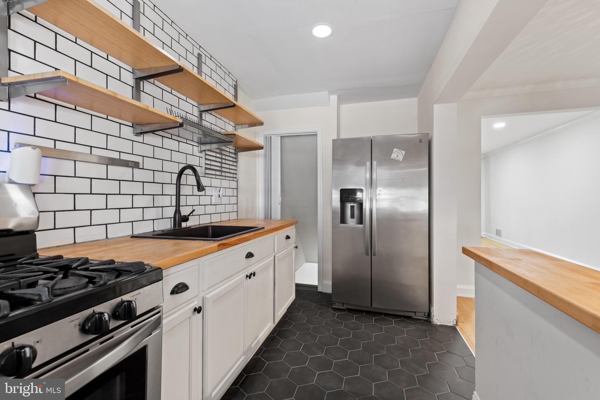 1922 Oxley Road Baltimore, MD 21222 - Photo 10 of 35