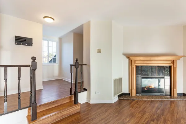 $279,999 | 1756 Plymouth Court, Unit B, Wheaton, IL 60189