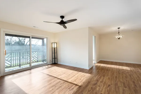 $279,999 | 1756 Plymouth Court, Unit B, Wheaton, IL 60189