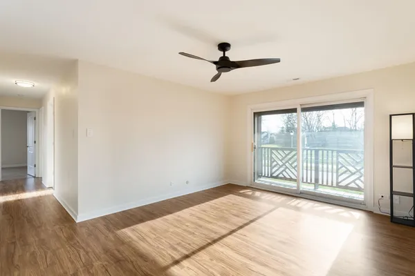 $279,999 | 1756 Plymouth Court, Unit B, Wheaton, IL 60189