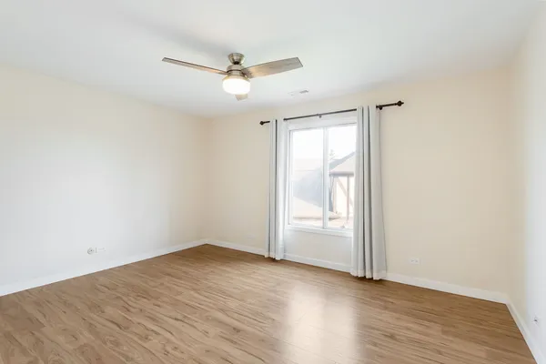 $279,999 | 1756 Plymouth Court, Unit B, Wheaton, IL 60189